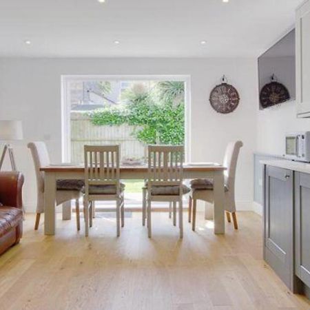 Newly Renovated 3 Bedroom Victorian Detached House Борнмут Екстер'єр фото
