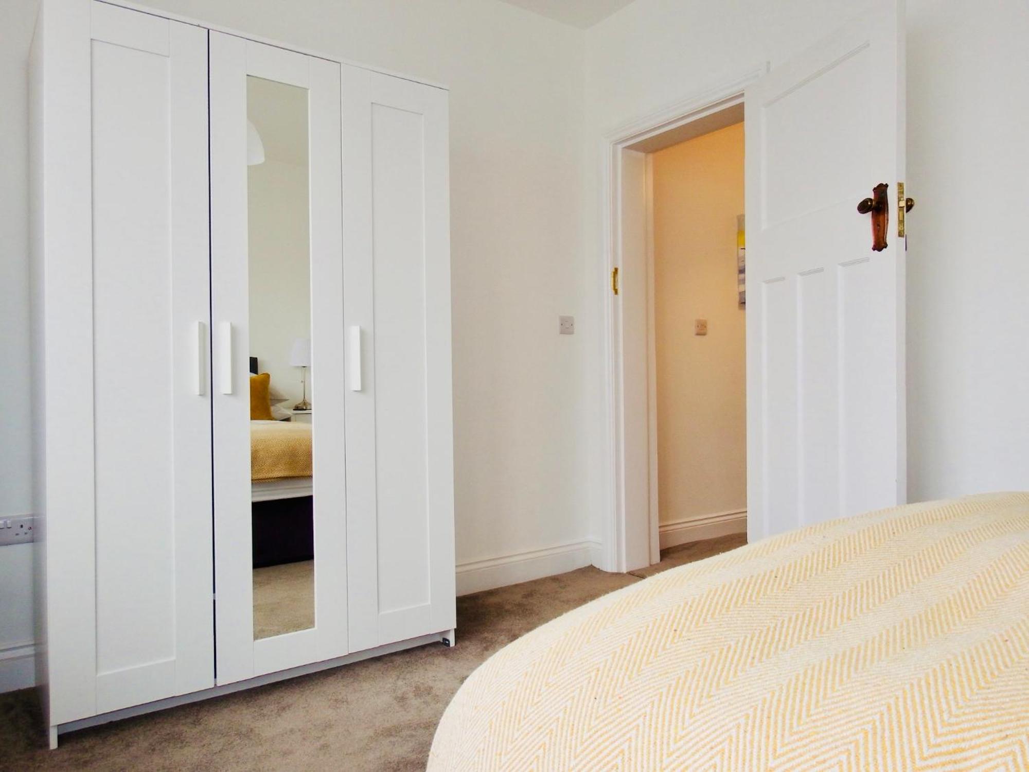 Newly Renovated 3 Bedroom Victorian Detached House Борнмут Екстер'єр фото